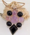 /album/joalheria/a9-colar-com-onix-e-quartzo-rosa-jpg/